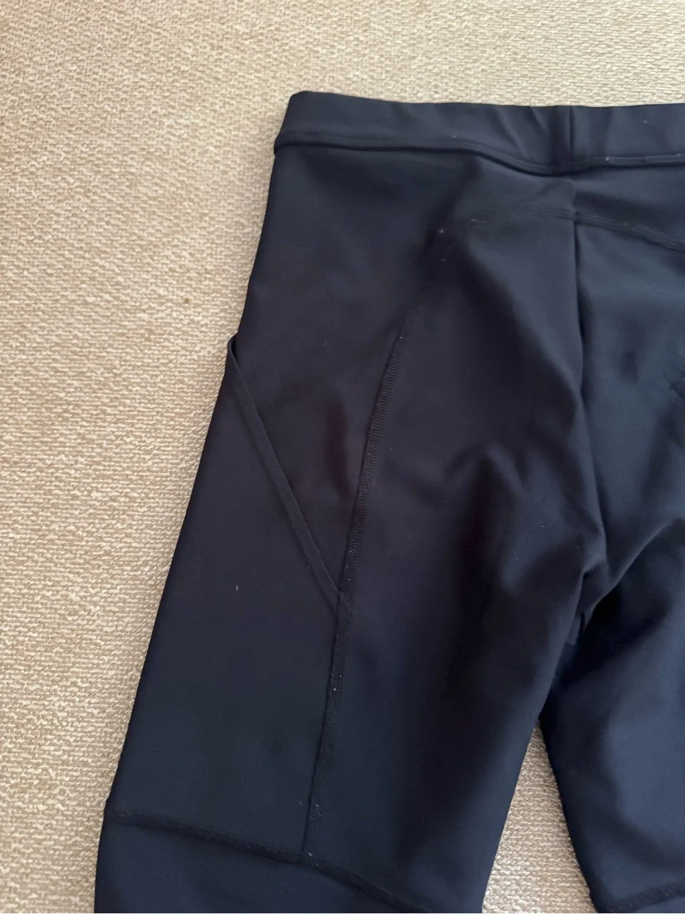 ALO Yoga sleek black